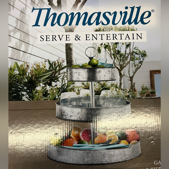 Thomasvile serve entertain - Picture 1 of 3